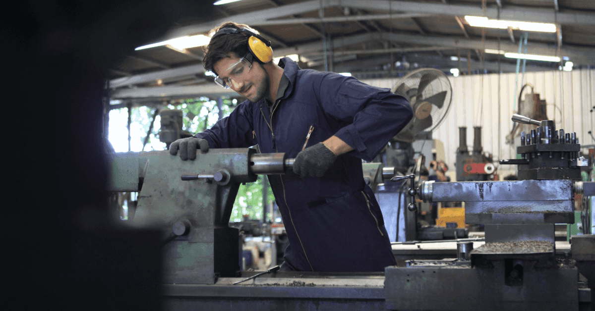 The Pros and Cons of LMS Platforms in Manufacturing